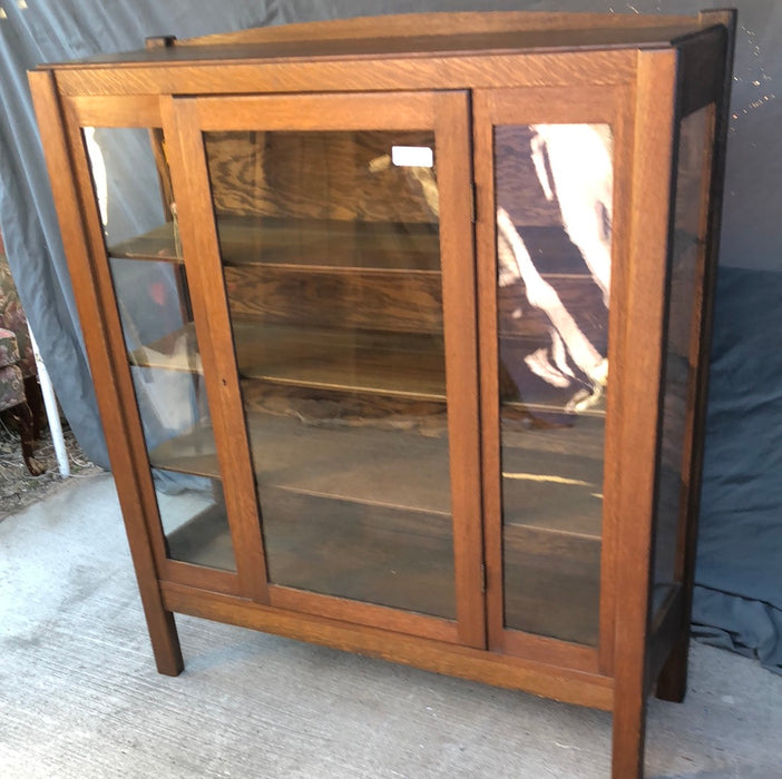 SMALL MISSION OAK STYLE CHINA CABINET