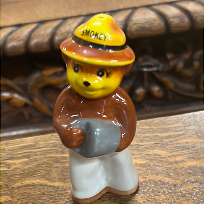 PAIR OF SMOKEY BEAR SALT AND PEPPER SHAKERS