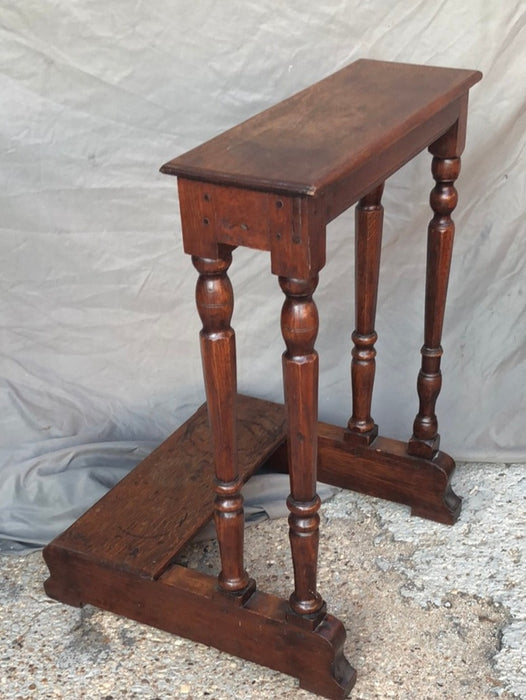 EARLY OAK KNEELER