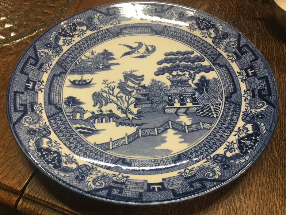 BLUE AND WHITE WILLOW PATTERNED CHARGER