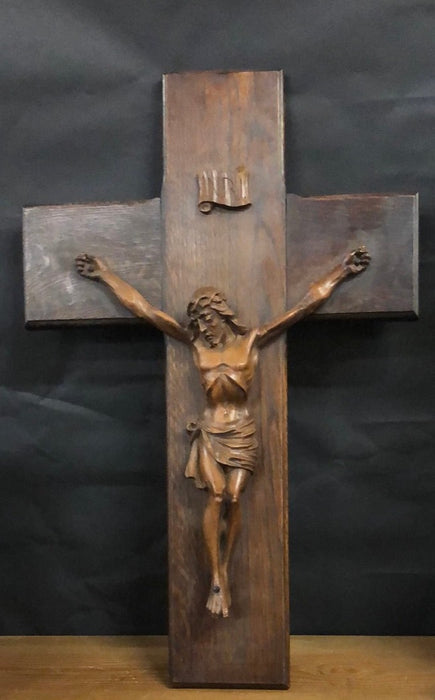 WIDE WOOD CRUCIFIX