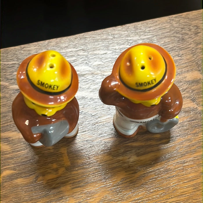 PAIR OF SMOKEY BEAR SALT AND PEPPER SHAKERS