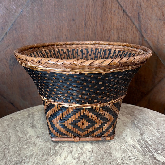 BLACK AND BROWN SMALL PLANTER BASKET