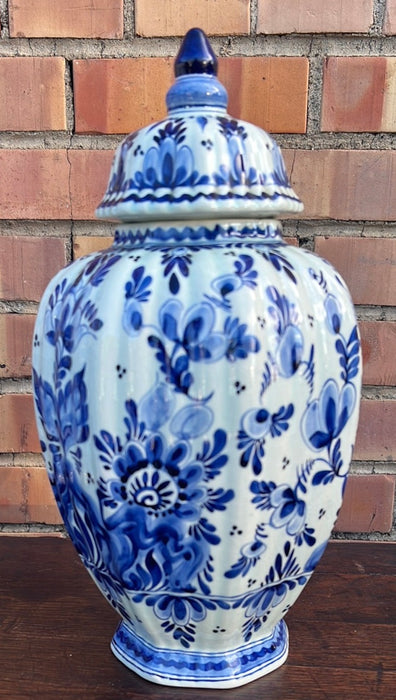 SMALL DELFT FLORAL GINGER JAR
