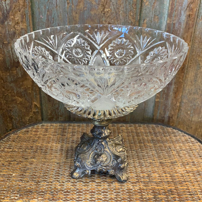 VINTAGE CRYSTAL FRUIT BOWL ON BRASS PEDESTAL