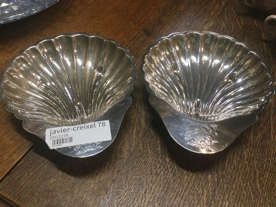 PAIR OF SILVER PLATE SHELL BOWLS