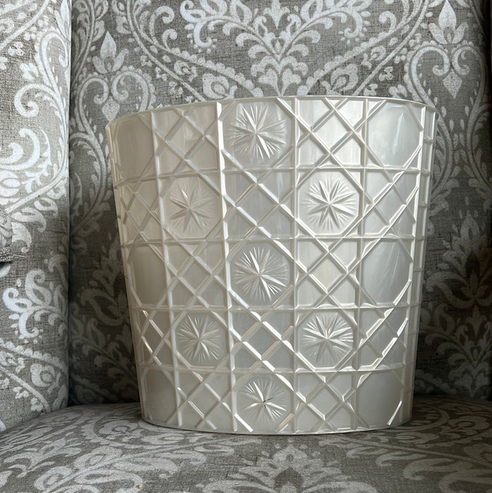 VINTAGE PLASTIC OVAL WASTE BASKET