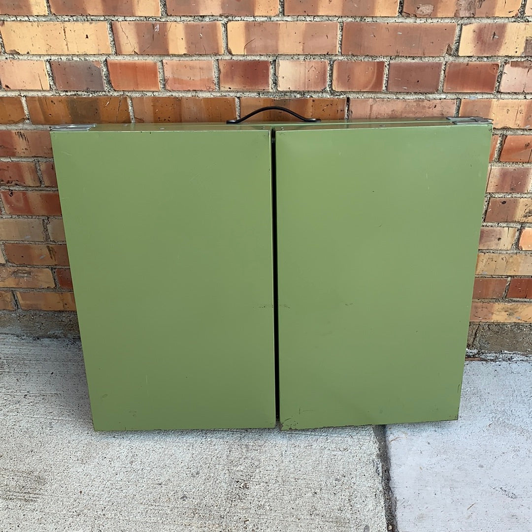 GREEN METAL FOLDING TABLE Lots Of Furniture green-metal-folding-table-lots-of-furniture