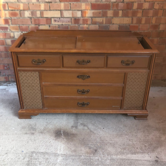 SMALL STEREO CABINET WITH TURN TABLE