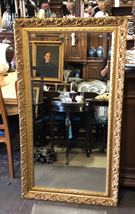 BEVELED GLASS MIRROR IN GILT  GESSO FRAME