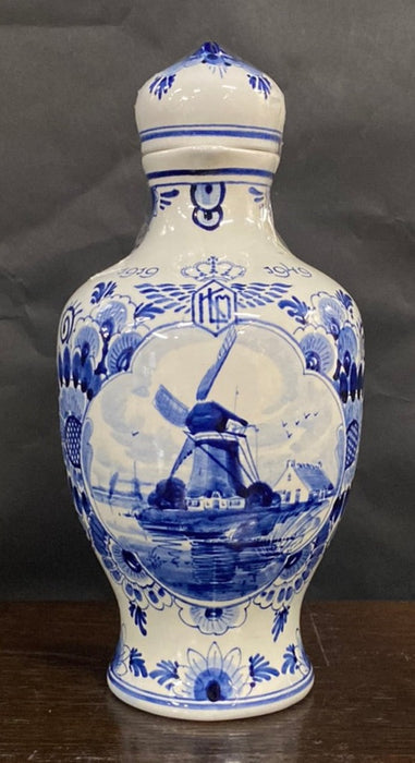 LARGE DELFT CARAFE WITH WINDMILL