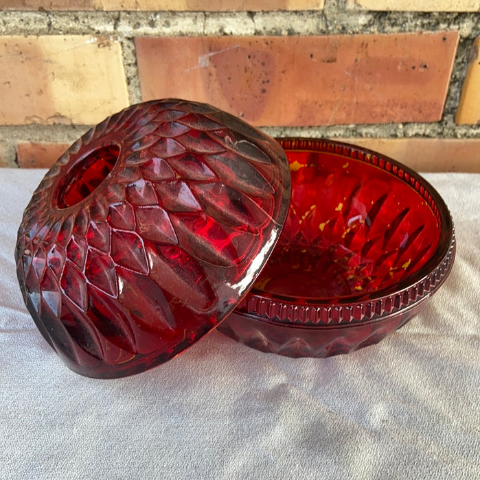 ROUND COVERED RUBY GLASS DISH