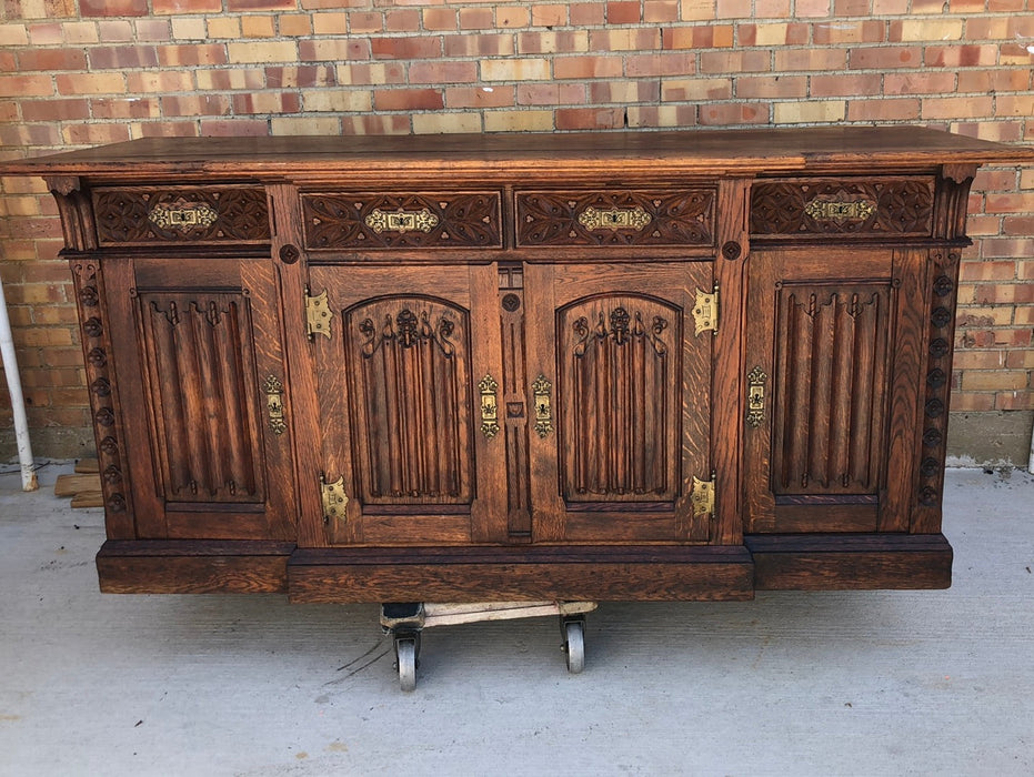 GOTHIC OAK ALTAR WITH LINENFOLD