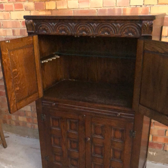 SPANISH BAROUE OAK BAR CABINET