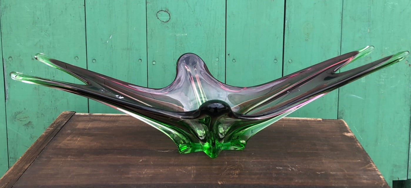 PURPLE AND GREEN ART GLASS CENTER BOWL