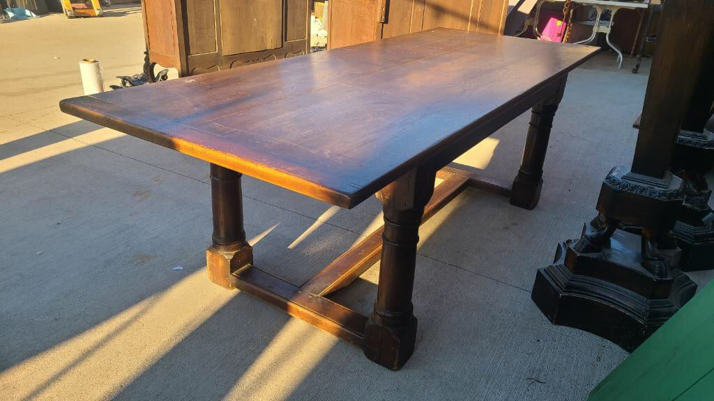 Sold LARGE TURNED OAK CYLINDER LEG DINING TABLE