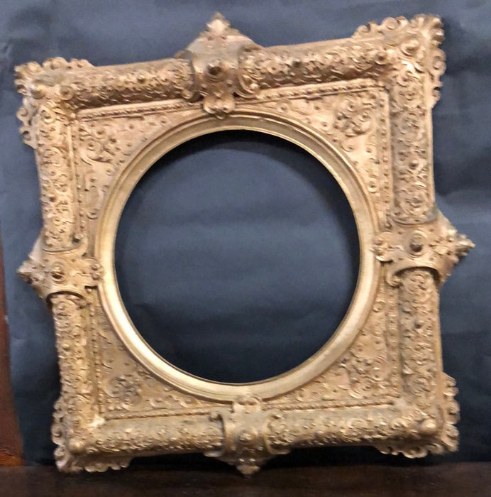 SQUARE ORNATE GOLD FRAME WITH ROUND OPENING EACH