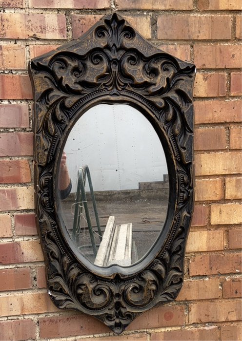 PLASTER RELIEF OVAL MIRROR
