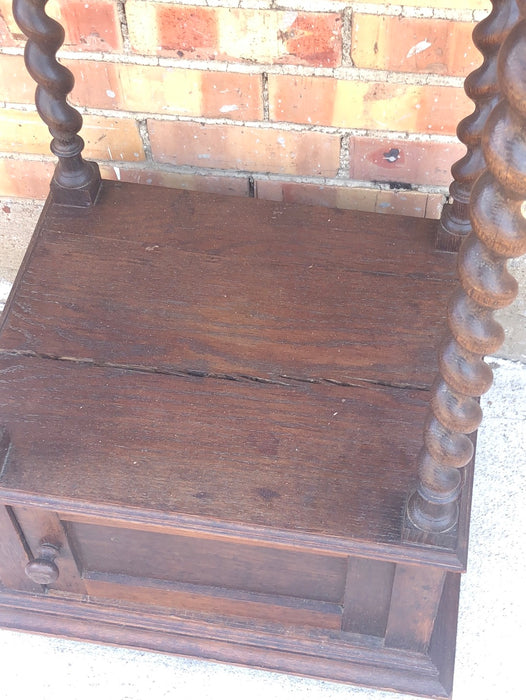 LOUIS XIII OAK SIDE TABLE/PEDESTAL