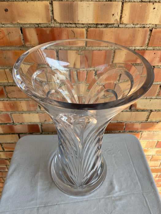 LARGE FLARED CUT CRYSTAL GLASS VASE