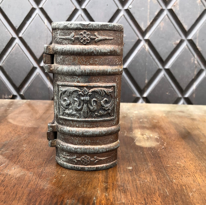 SMALL BOOK BOX