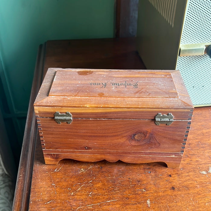 EMPHOPRIA KANSAS LANE CEDAR BOX