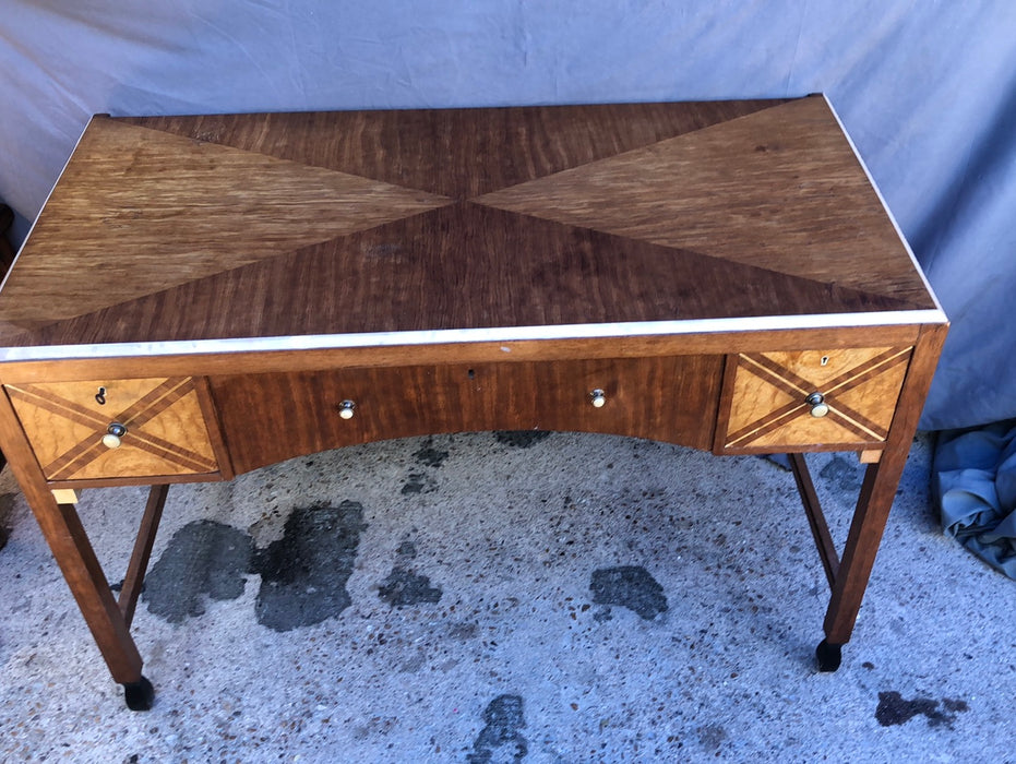 ENGLISH INLAID DESK WITH HANDMADE DOVE TAILS