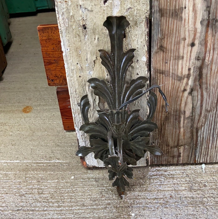 SINGLE-ARM IRON LEAFY SCONCE - AS FOUND