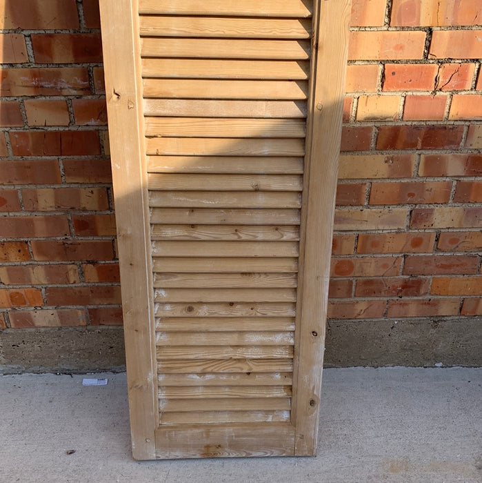SINGLE RAW PINE SHUTTER