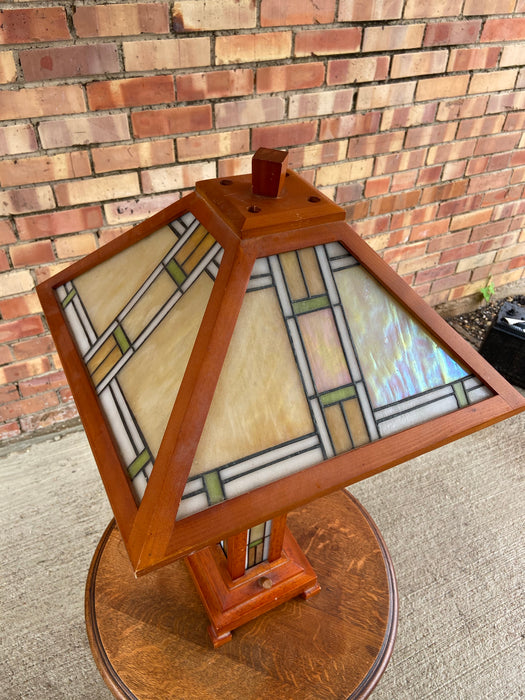 ARTS AND CRAFTS STYLE LAMP