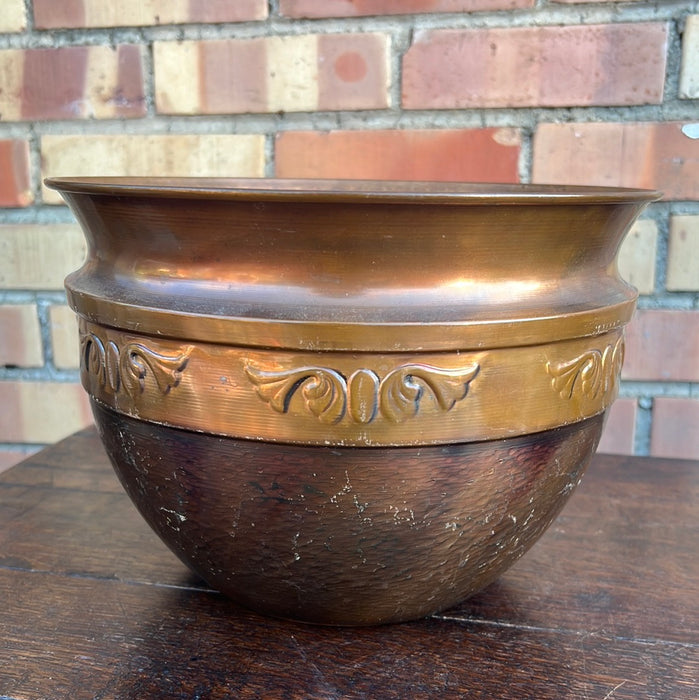 EMBOSSED SMALL JARDINIERE