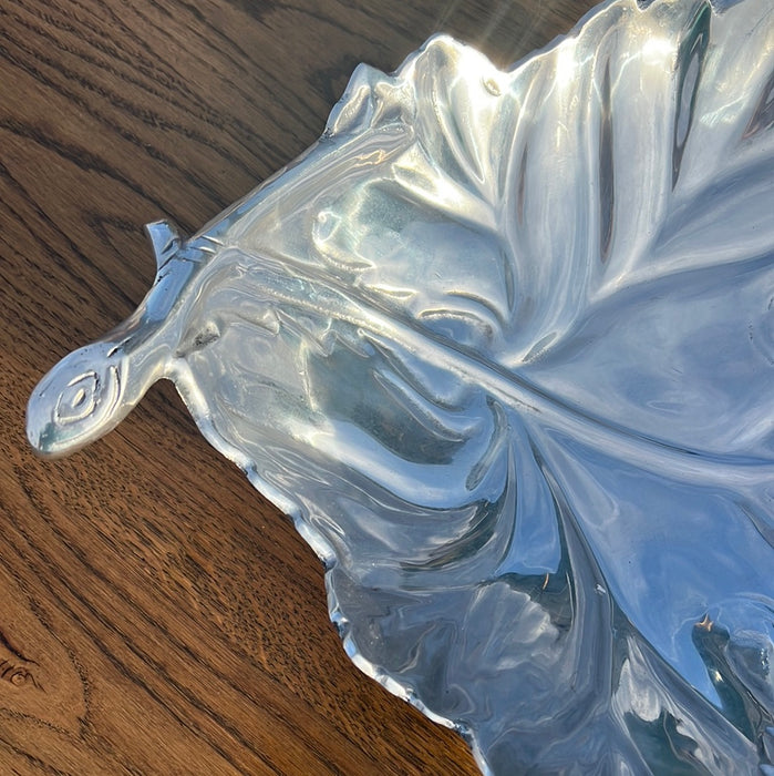 LARGE LEAF SHAPED ALUMINUM CENTER BOWL