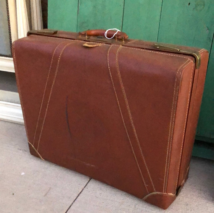 LEATHER SUITCASE