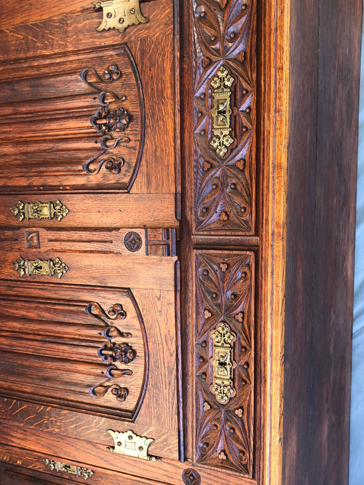 GOTHIC OAK ALTAR WITH LINENFOLD