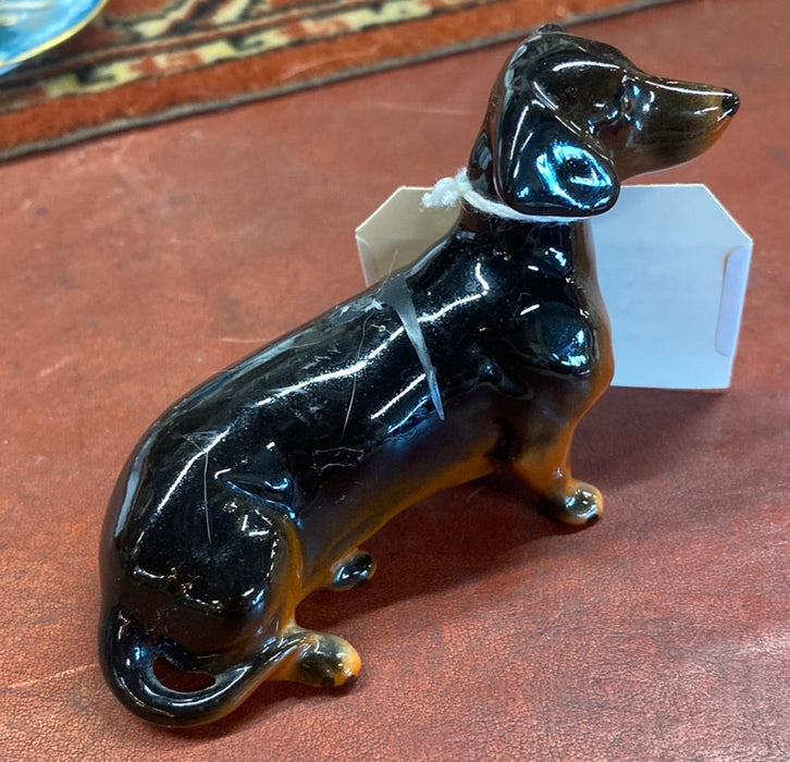 SITTING DACHSHUND BY BESWICK