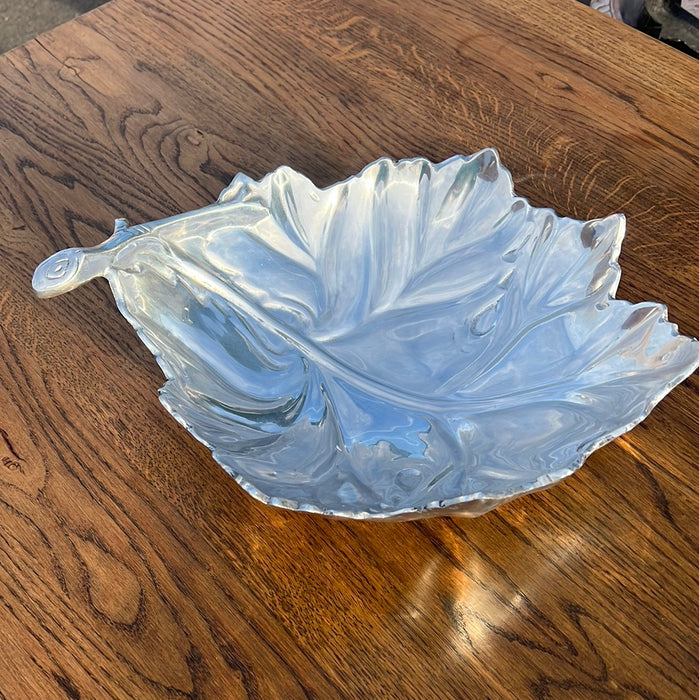 LARGE LEAF SHAPED ALUMINUM CENTER BOWL