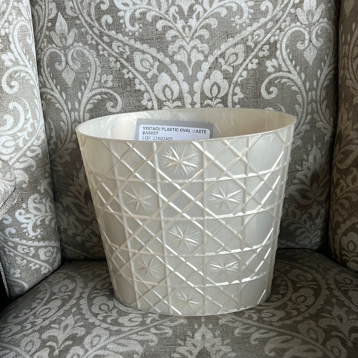 VINTAGE PLASTIC OVAL WASTE BASKET