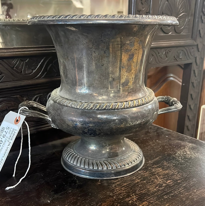 LARGE SILVERPLATE ICE BUCKET
