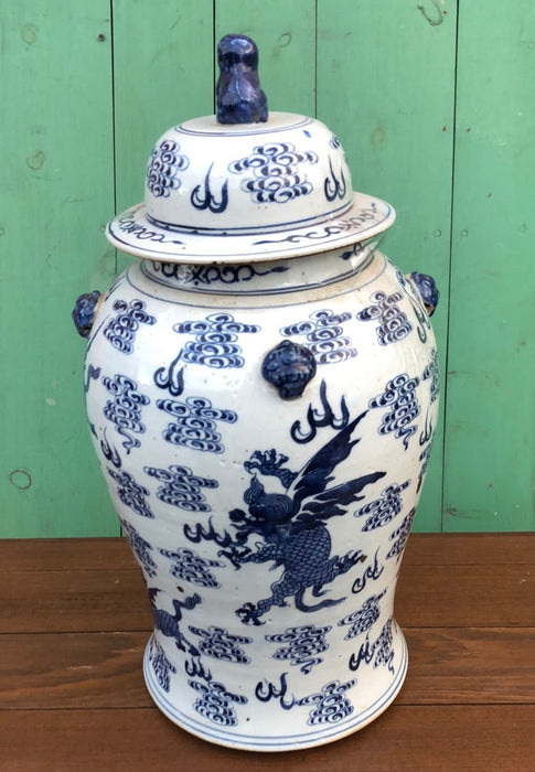 BLUE AND WHITE GINGER JAR WITH DRAGONS