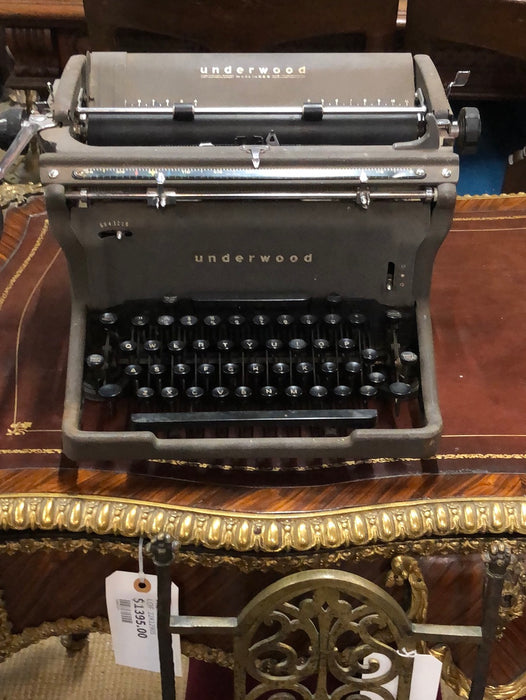 UNDERWOOD TYPEWRITER