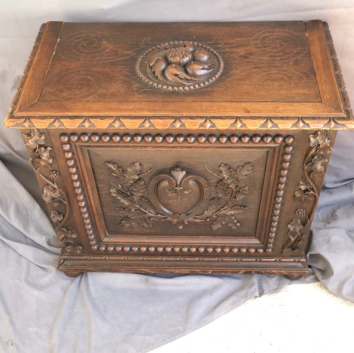 FRENCH OAK SMALL COFFER WITH HAND CARVED OAK LEAVES AND IVY VINES