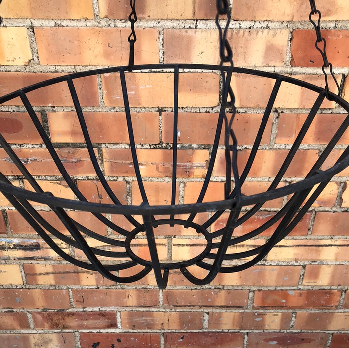 IRON PLANTER BASKET EACH