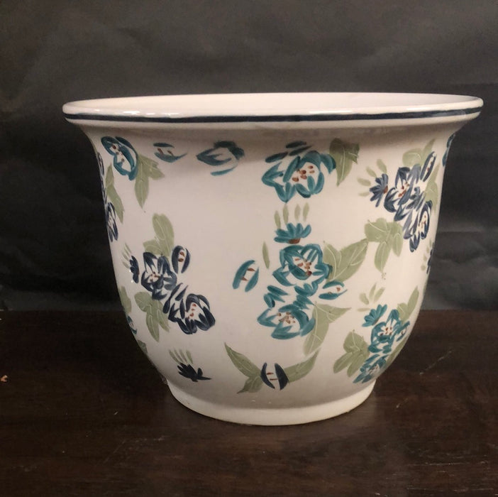 SMALL CHINESE FLORAL BLUE WHITE AND GREEN PLANTER