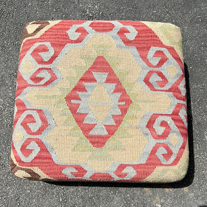 SQUARE KILIM RUG OTTOMAN