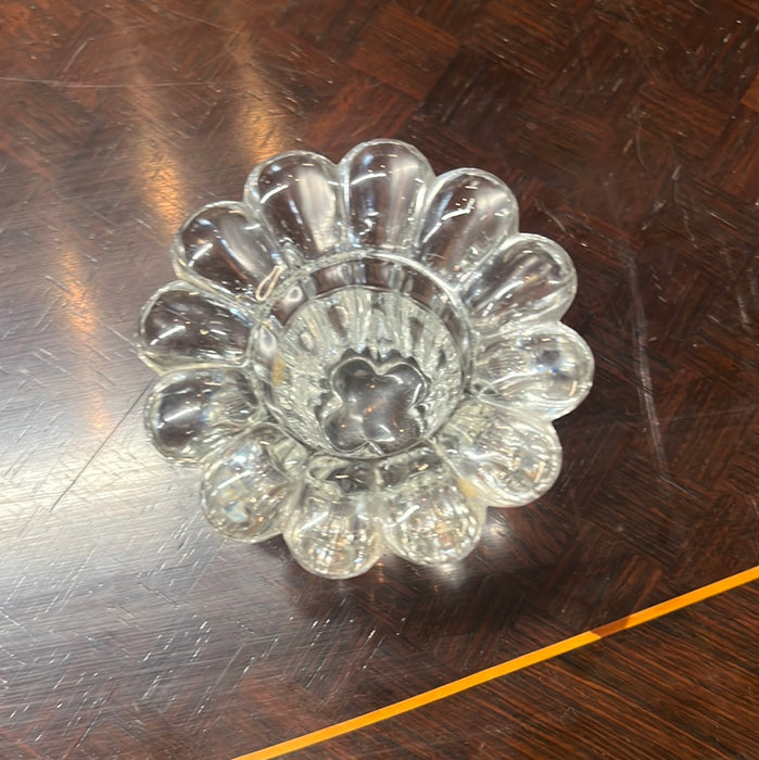 CLEAR GLASS FLOWER CANDLEHOLDER