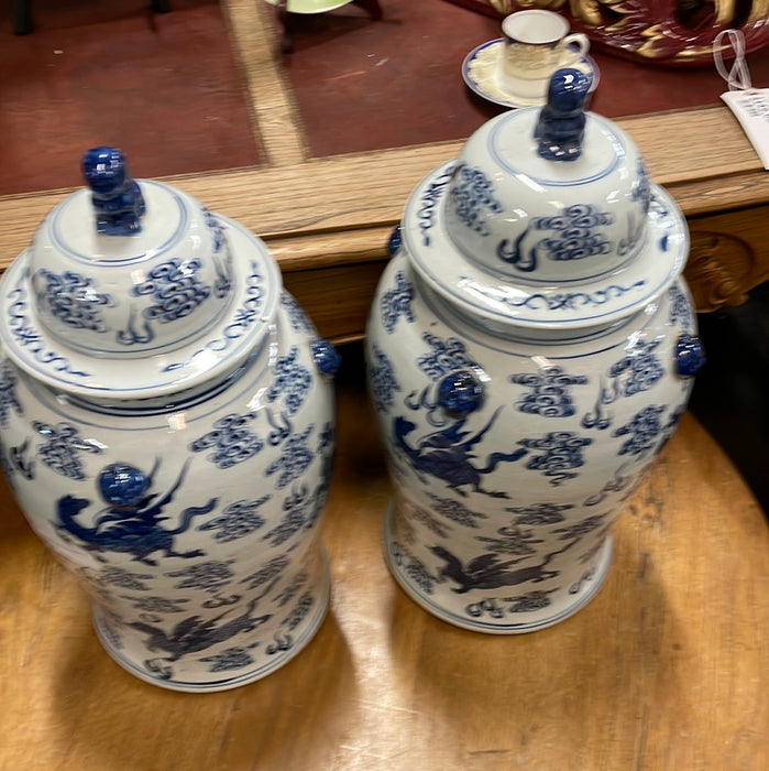 PAIR OF TALL CHINESE BLUE & WHITE GINGER JARS WITH DRAGONS