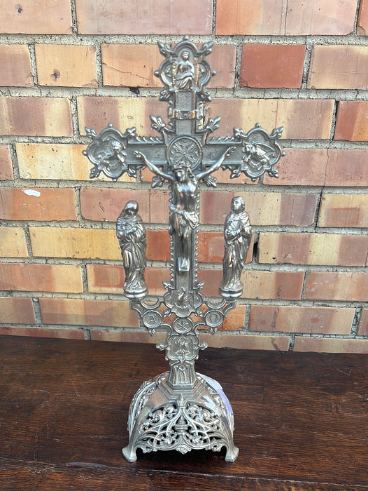 CHROME CRUCIFIX WITH RETICULATED BASE