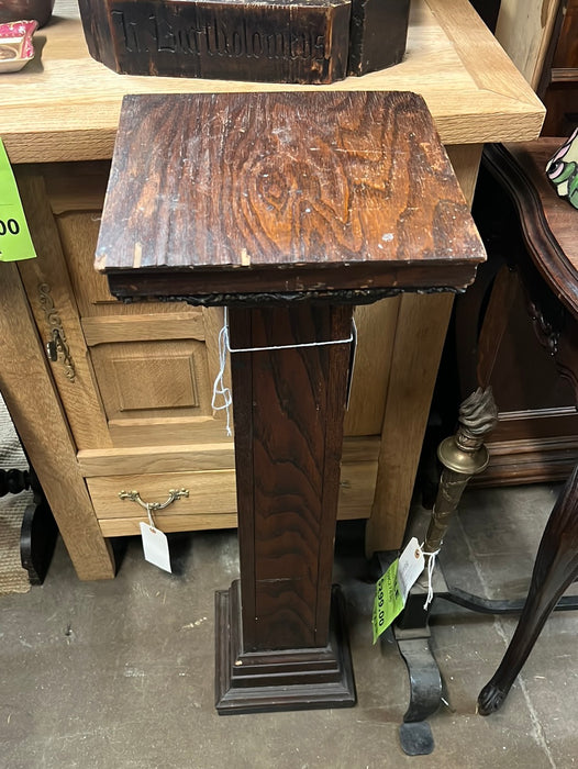 OAK SQUARE PEDESTAL