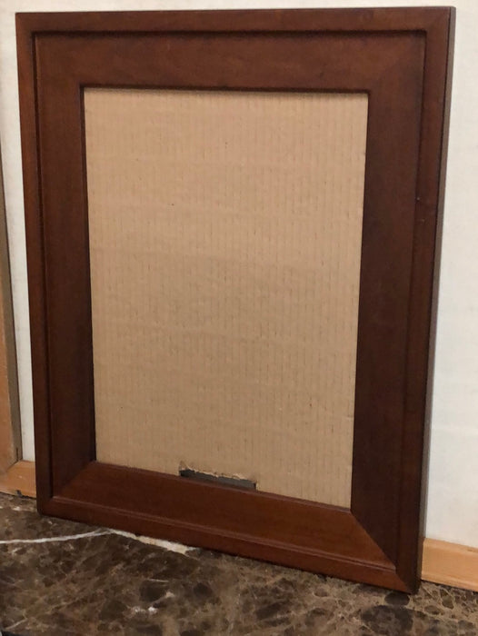 MEDIUM MAHOGANY FRAME