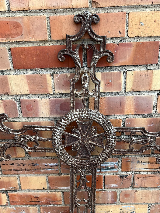 FRENCH SCROLLY CAST IRON 19TH C. FIELD CROSS